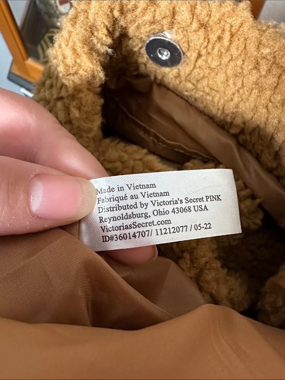 PINK Victoria's Secret Sherpa Tote in Camel Brown - Picture 5 of 5